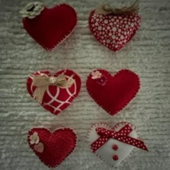 Other - New Hearts Set of 6. Hand Crafted